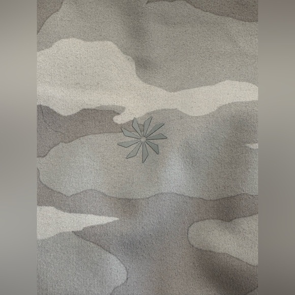 Athleta Elation 7/8 Tight Gray Camo Women's Size Large - Picture 7 of 12